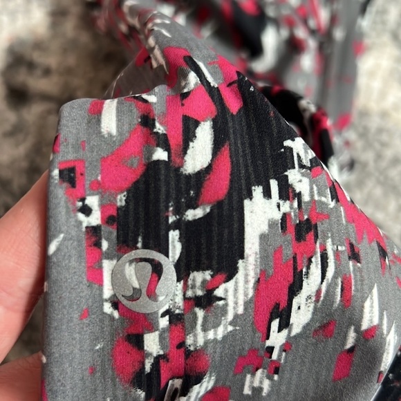 Lululemon Fast and Free High Rise Leggings - Picture 9 of 12